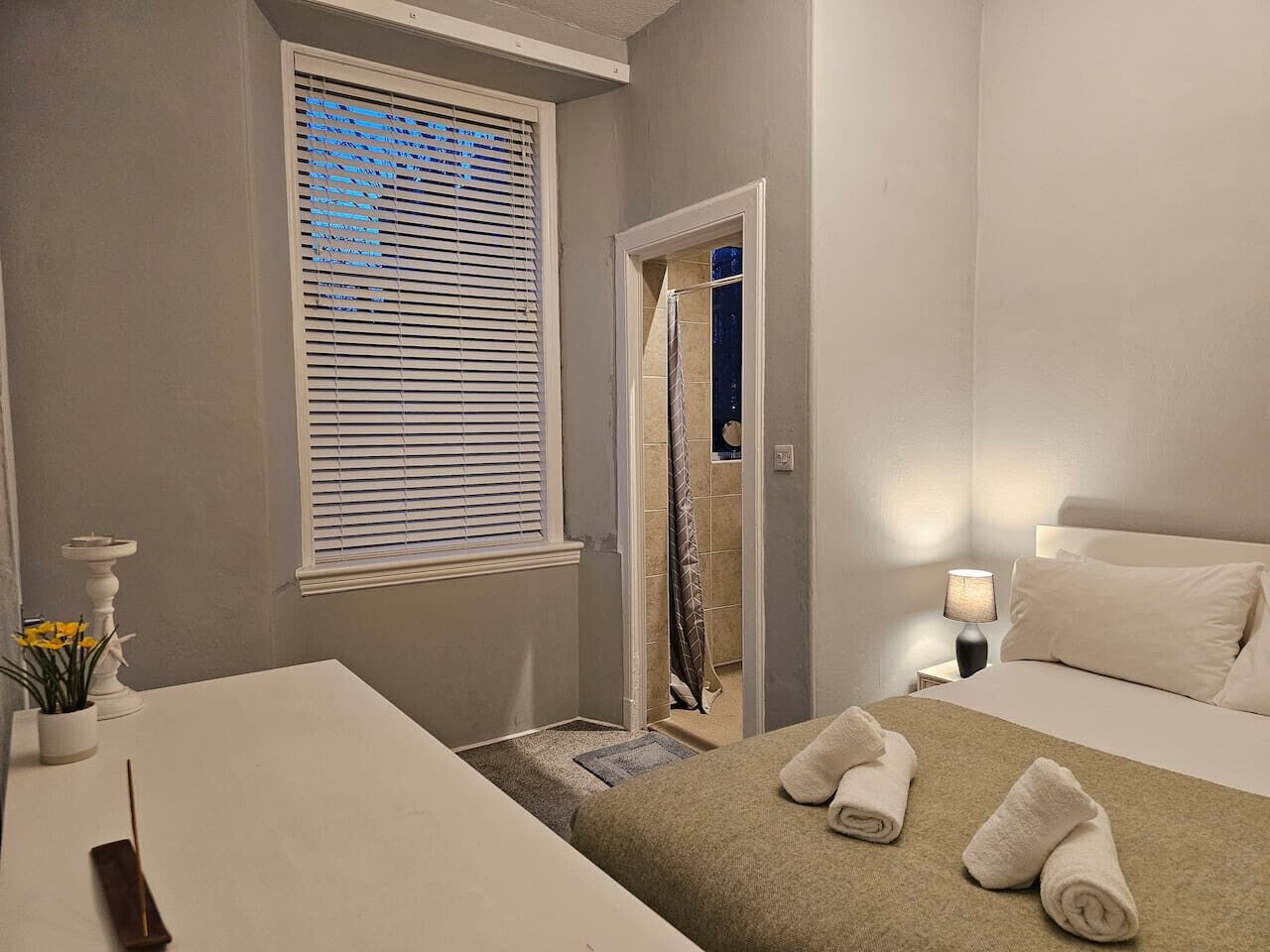 2 多间卧室、熨斗/熨衣板、WiFi、床单