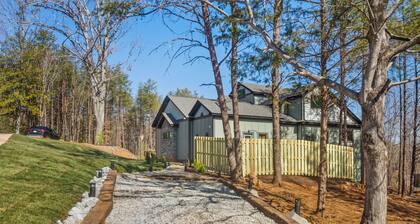 Secluded Tiny Home in Exclusive Paris Mountain!
