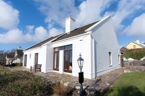 Exterior - The White House - Overlooking Dingle Bay (Dingle)