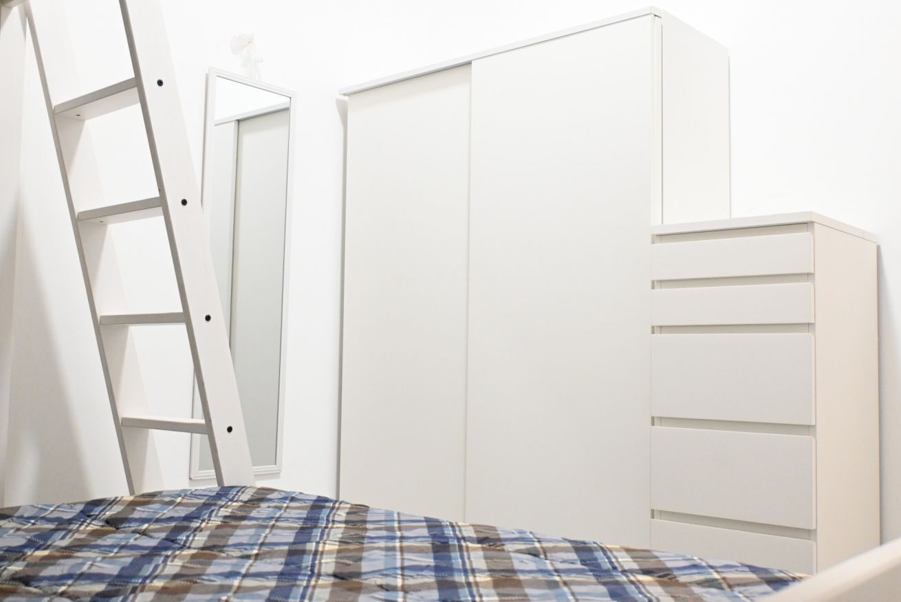 1 bedroom, bed sheets