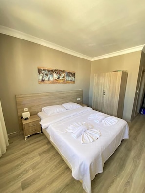 1 bedroom, Egyptian cotton sheets, premium bedding