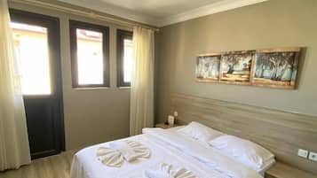 Comfort appartement, balkon, uitzicht op zwembad | 1 slaapkamer, lakens van Egyptisch katoen, luxe beddengoed