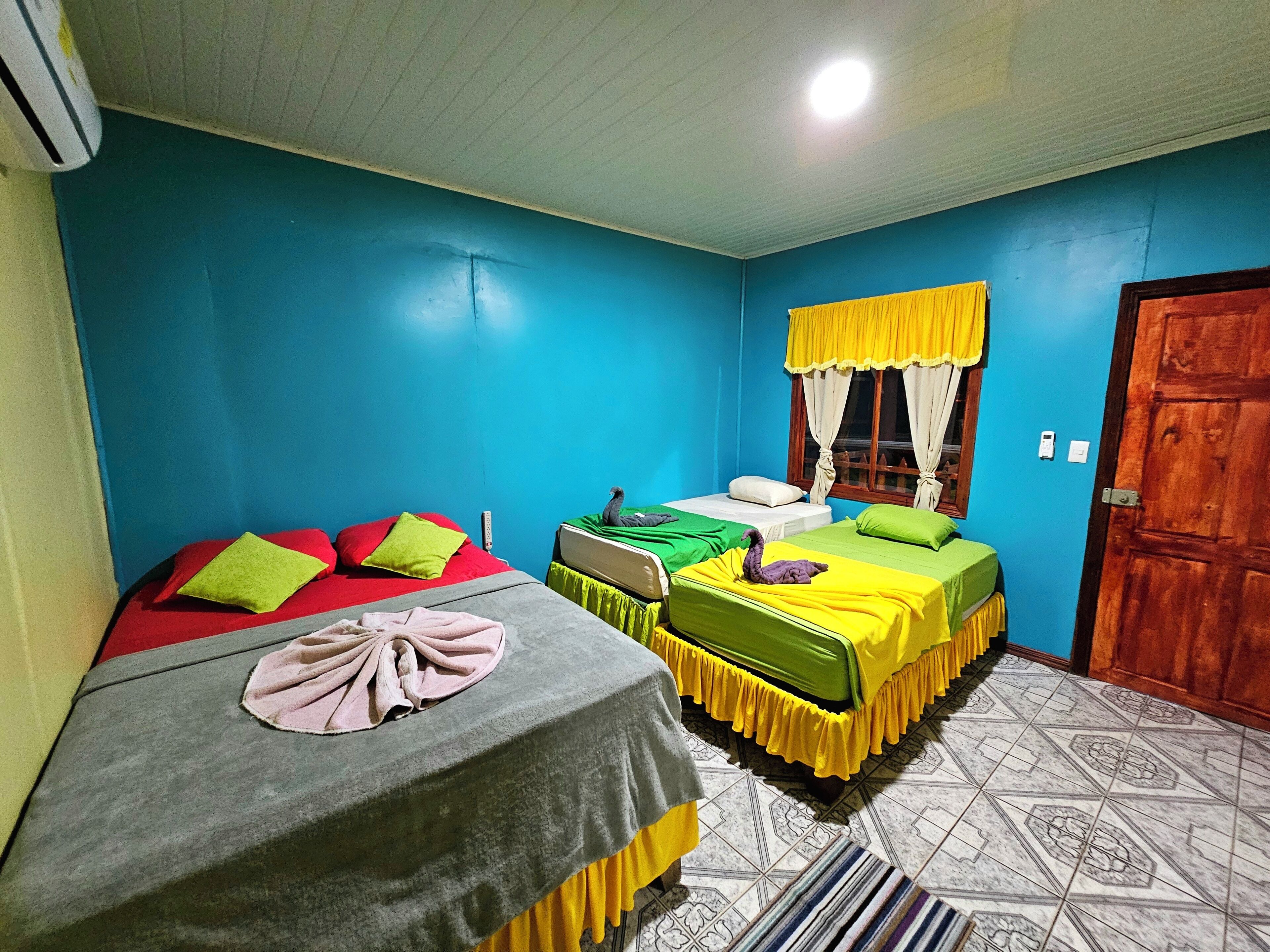 Rom – classic | Skrivebord for bærbar PC og wi-fi (inkludert)