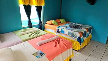 Habitación clásica | Espacio para trabajar con laptop y wifi gratis