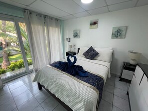 7 chambres, fer et planche à repasser, Wi-Fi, draps fournis