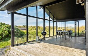 Outdoor dining - Beautiful home in Hvide Sande with sauna (Hvide Sande)