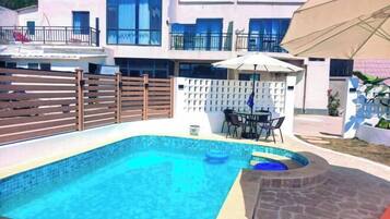 Utomhuspool
