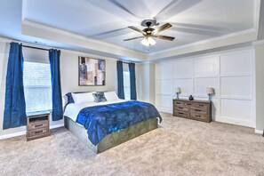 4 bedrooms, iron/ironing board, WiFi, bed sheets