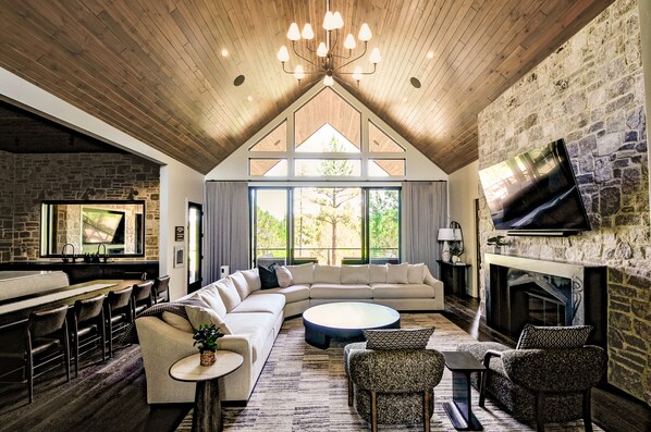 TV connectée, cheminée