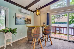 Dining - Cool Breeze Cottage - Firepit / Easy access to dock / Water Toys (Moneta)