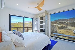 5 Schlafzimmer, Schreibtisch, Bügeleisen/Bügelbrett, Reisekinderbett