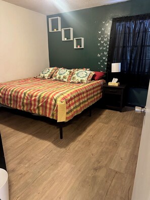 3 bedrooms, desk, free WiFi, bed sheets