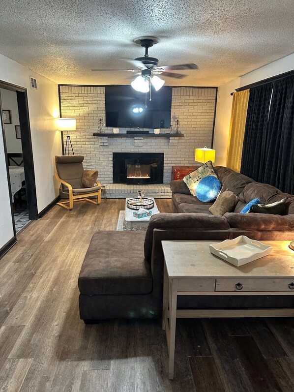 Smart TV, fireplace, offices