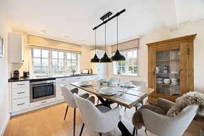 Kühlschrank, Ofen, Herdplatte, Geschirrspüler