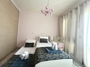 2 bedrooms, iron/ironing board, free WiFi, bed sheets