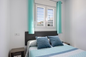 2 bedrooms, iron/ironing board, free WiFi, bed sheets