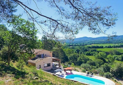 Villa climatisée à Montfort -sur-Argens, Var, piscine privée avec vue.