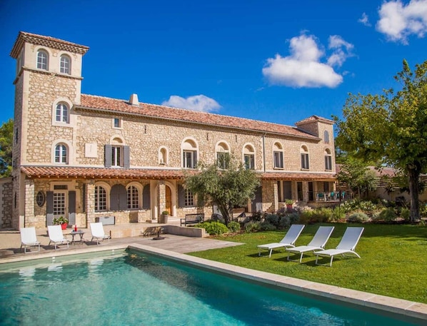 Pool - Beautiful holiday home in Noves, private pool, park, pets allowed (2). (NOVES)
