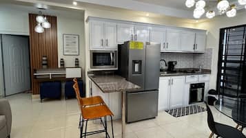 Microwave, oven