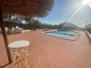 Pool - Holiday Home 'Relax Inn' with Sea View, Shared Pool & Wi-Fi (Pilar de la Horadada)