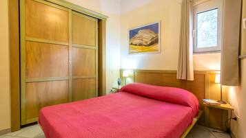 1 bedroom, iron/ironing board, bed sheets