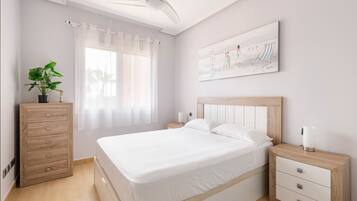 2 bedrooms, iron/ironing board, bed sheets