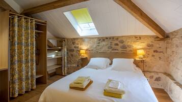 5 slaapkamers, een strijkplank/strijkijzer, gratis wifi, beddengoed