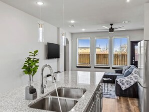 Interior - Comfy Houston Home B (Houston)