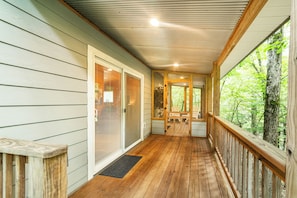 Terrace/patio - Pam's Treehouse Cabin #1 (Hot Springs)