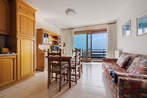 TV - Apartment 'Annarosa, Piovere' with Lake View, Private Terrace and Wi-Fi (Piovere)