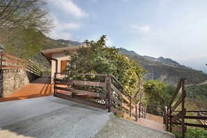 Property grounds - Apartment 'Annarosa, Piovere' with Lake View, Private Terrace and Wi-Fi (Piovere)