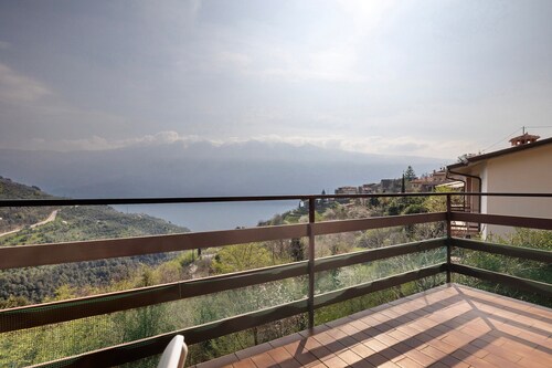 Apartment 'Annarosa, Piovere' with Lake View, Private Terrace and Wi-Fi