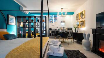 1 habitación, tabla de planchar con plancha, wifi y ropa de cama