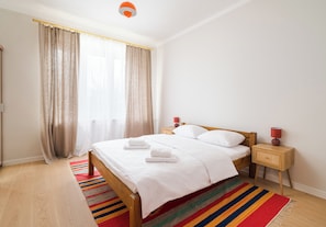 1 slaapkamer, een strijkplank/strijkijzer, wifi, beddengoed