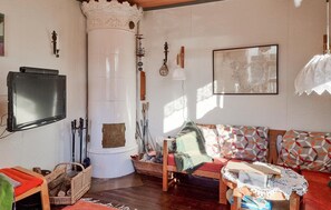 Televisión y chimenea 