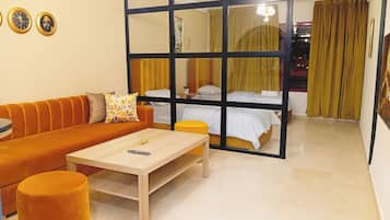 2 bedrooms, iron/ironing board, WiFi