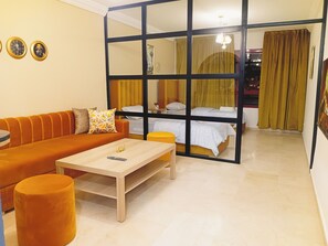 2 bedrooms, iron/ironing board, WiFi