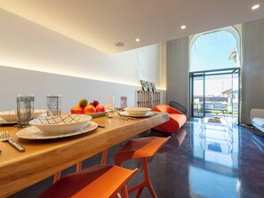 Dining - 1-Br 75m² Duplex with Pool (Cannes)