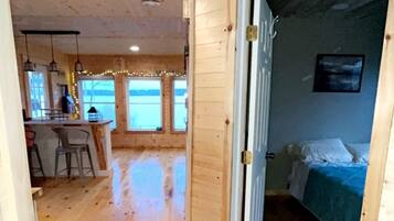 3 bedrooms, travel cot, WiFi, bed sheets