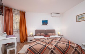 2 bedrooms, desk, soundproofing, iron/ironing board - Apartman Porec Center Sea (Porec)