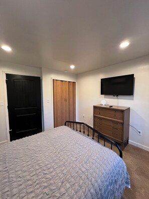 2 bedrooms, iron/ironing board, travel crib, free WiFi