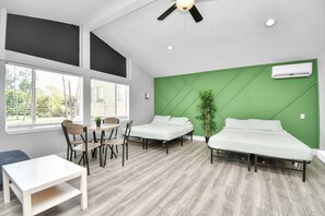 7 bedrooms, iron/ironing board, WiFi, bed sheets