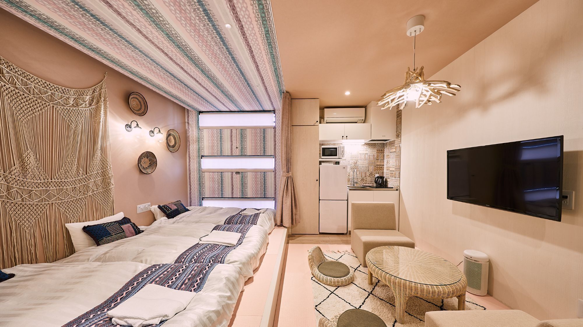 Laptop workspace, free WiFi, bed sheets