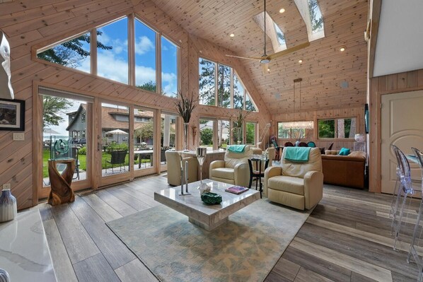 Téléviseur connecté, foyer