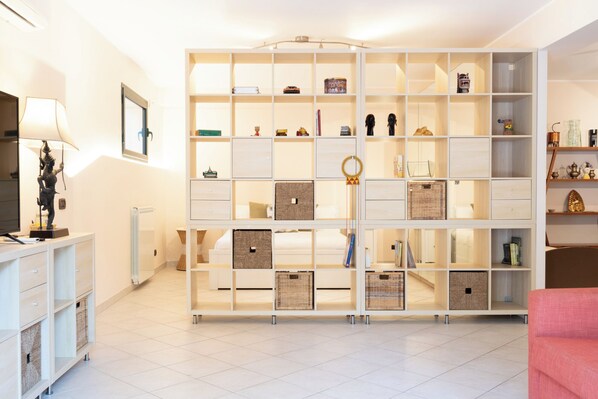 1 bedroom, iron/ironing board, travel cot, free WiFi - Etna, Mare e Verde - Open Space (Mascali)