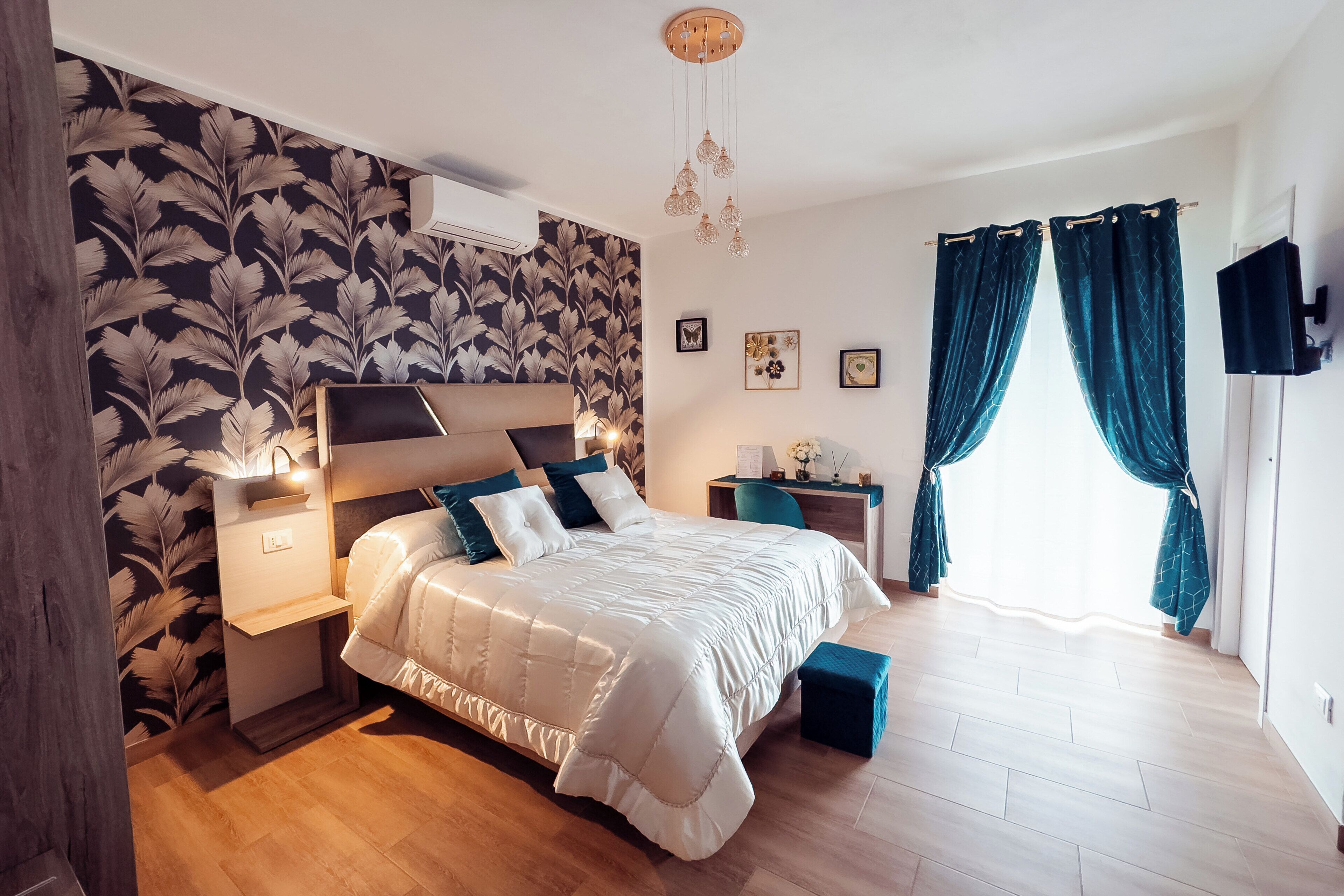 Luxury Suite, Balcony, Mountain View | Room amenity