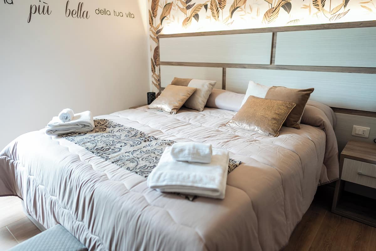 Habitación Deluxe doble, balcón, vistas a la montaña | Servicio de la habitación