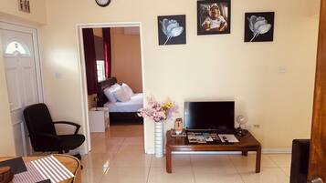 2 dormitorios, escritorio, tabla de planchar con plancha y wifi gratis