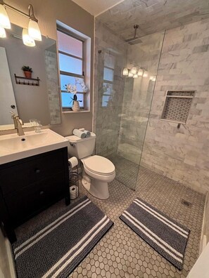 Unclassified image, 4 of 24, button - Pet Friendly! 3BR/2BA home with a Heated Pool! (Bradenton)