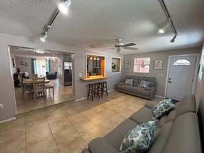 Unclassified image, 4 of 24, button